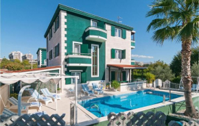 Отель Holiday home Split 23  Сплит